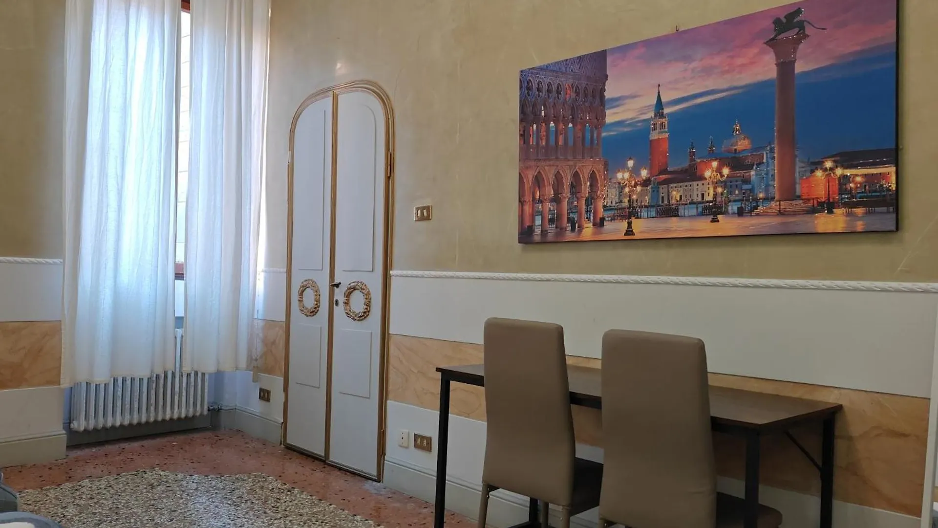 Venice Tourist House Hotel