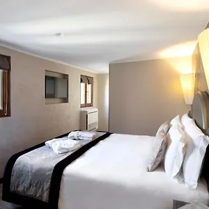*** Otel Alle Guglie Boutique İtalya