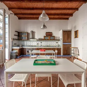 mariano-apartment.sicilyhotelsitaly.net/