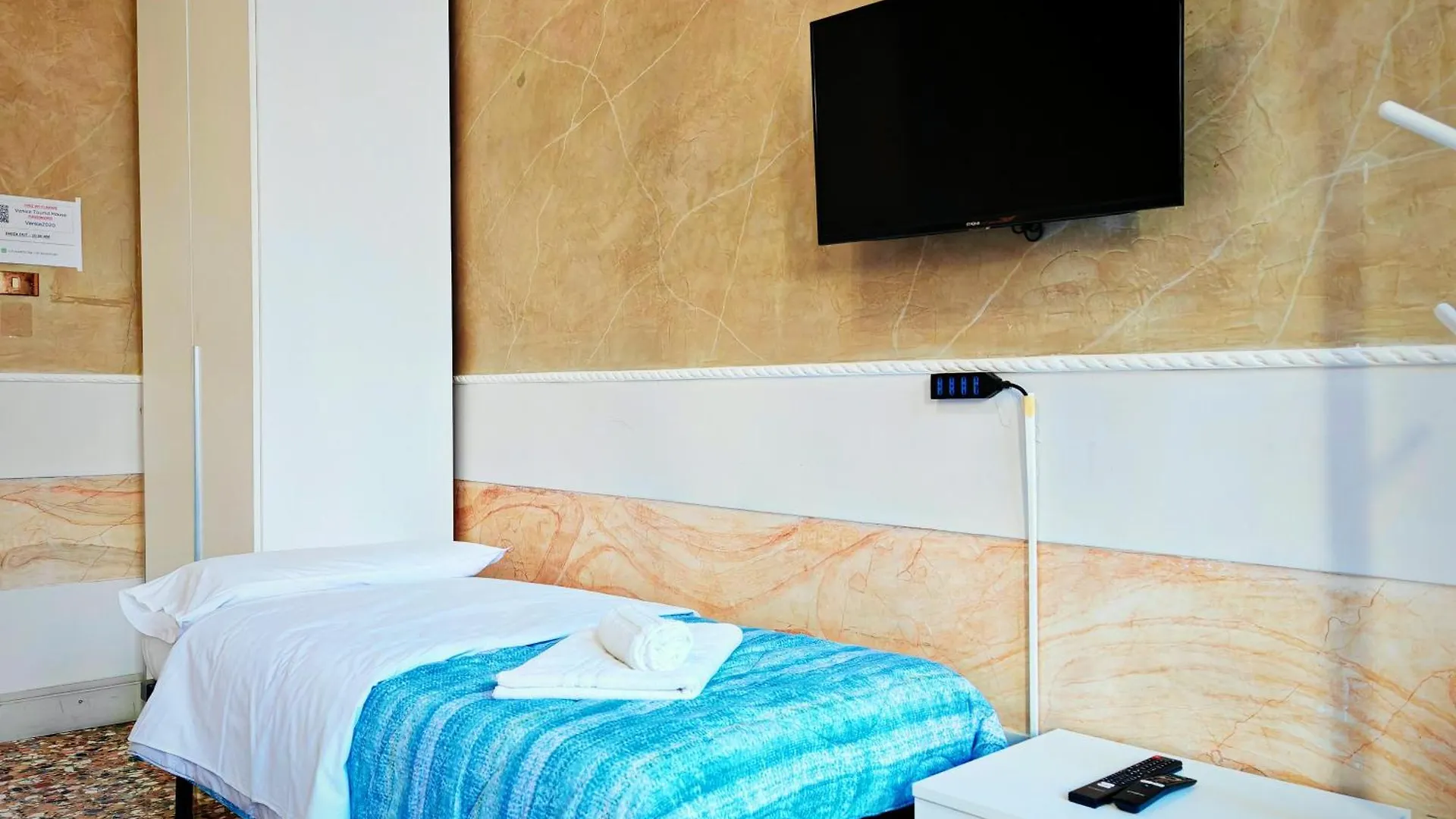 Venice Tourist House Hotel 0*,  Italy